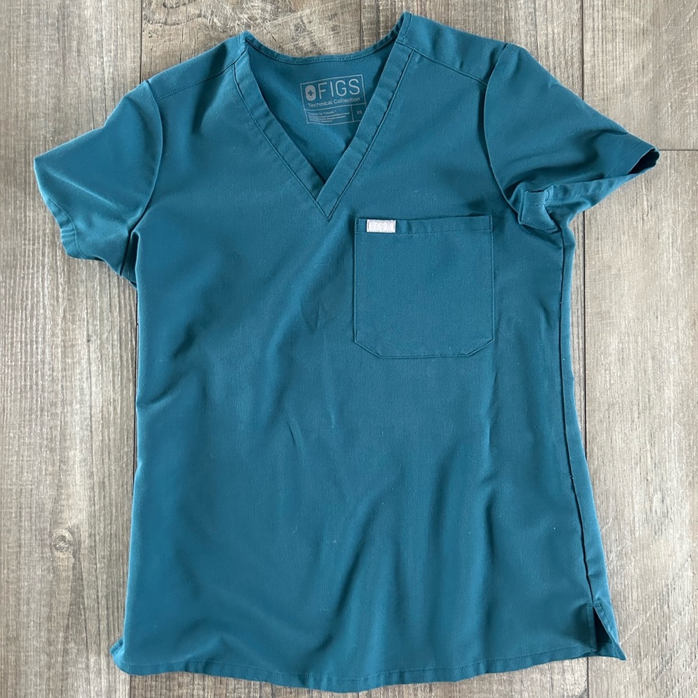 FIGS CARIBBEAN BLUE CATARINA TOP